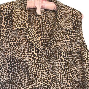 Casual Corner 100% Silk Button-Up Blouse Size 10 Animal Sleeveless